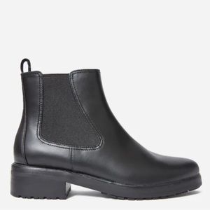 Everlane Chelsea Boot